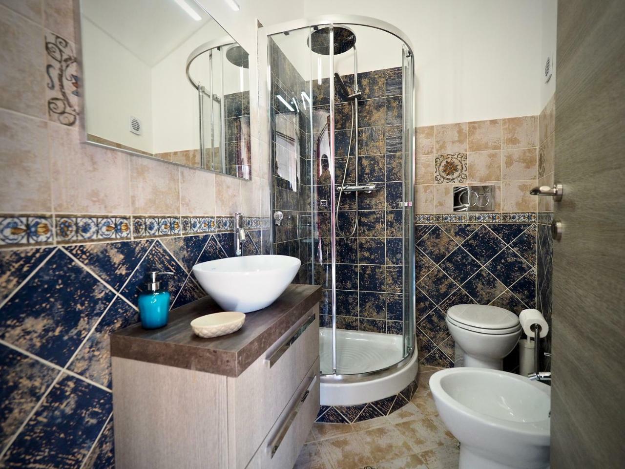 Romantic Suite Con Vista San Donato Genova Eksteriør billede
